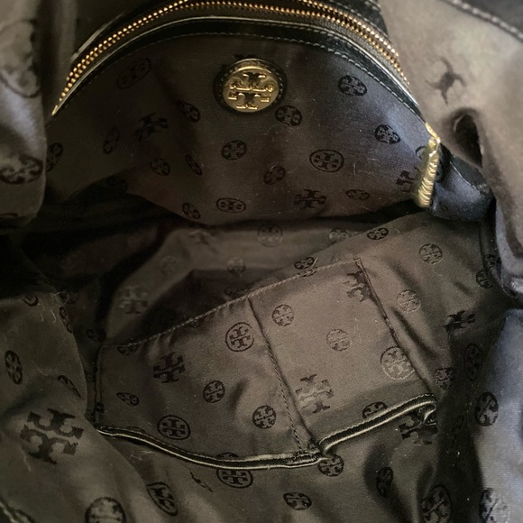 Tory Burch Marion Slouchy Tote - Picture 7 of 10